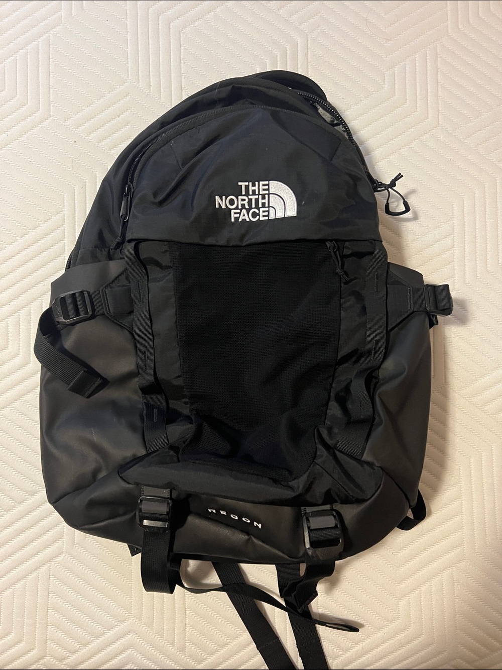 The North Face Black Men’s Recon Backpack